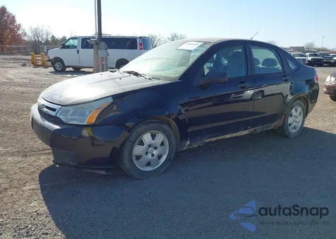 2011 Ford Focus S z USA, uszkodzony, nr VIN 1FAHP3EN2BW175876